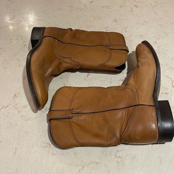 Laredo Other - Laredo cowboy boots SZ 8 D